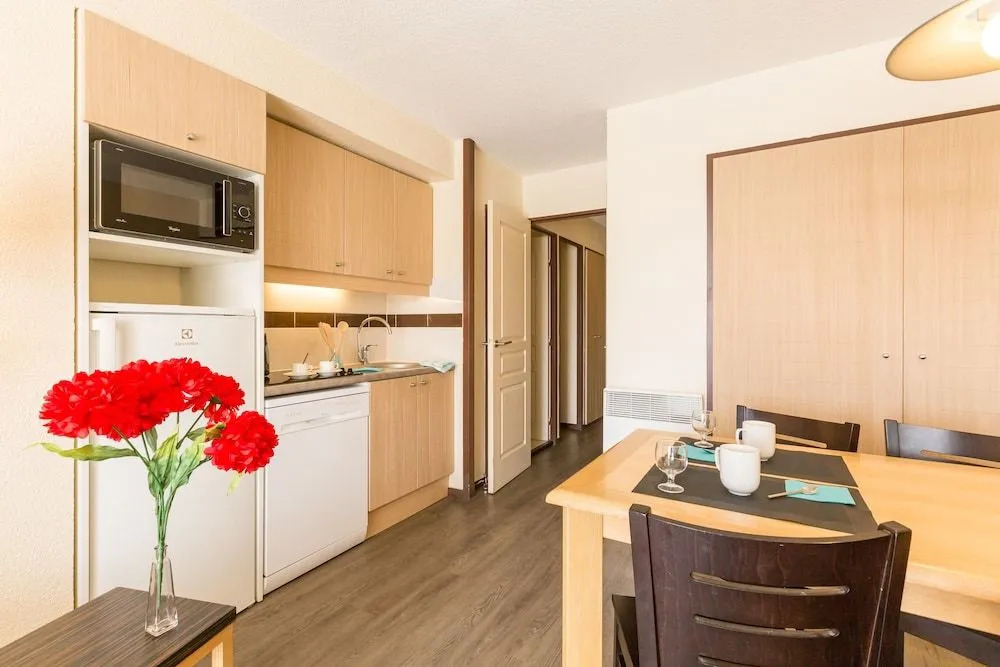 SOWELL RESIDENCES Le Port