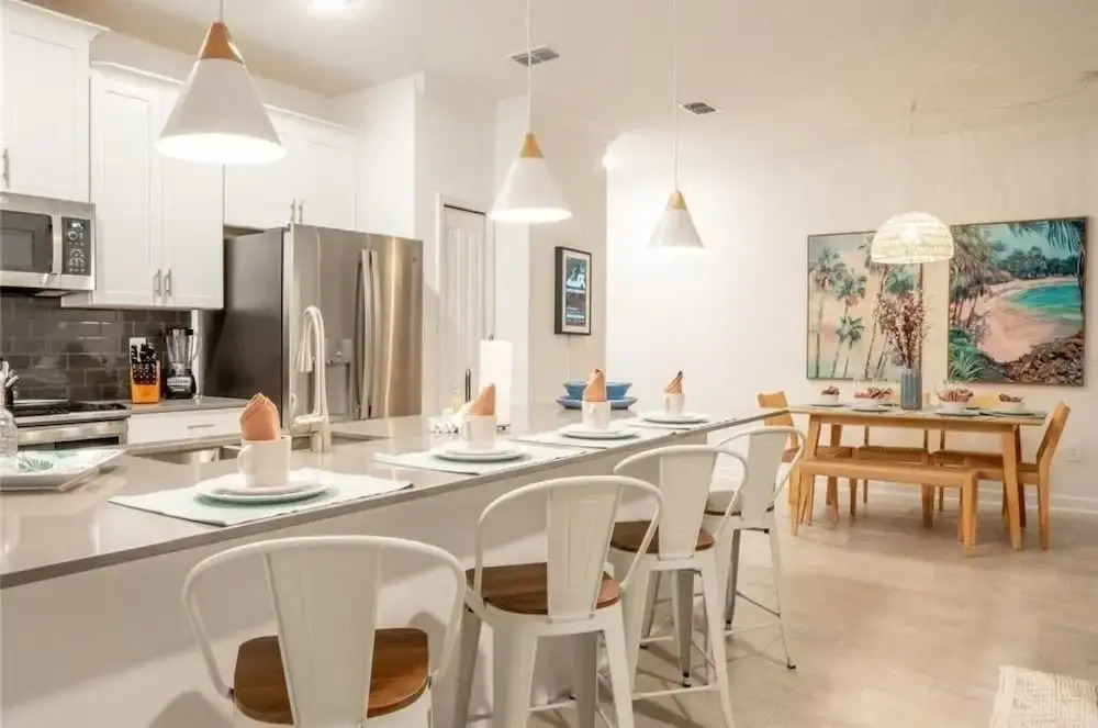 Stunning 4 Bed Townhome With Splash Pool-1160ks 4 Bedroom Townhouse
