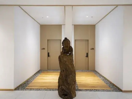 Baoli Shijia Art Hotel (Luohe High-speed Railway West Station Branch)