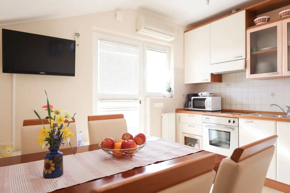 Apartments 150m from beach with parking