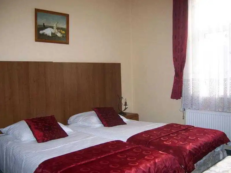 B&B Astor
