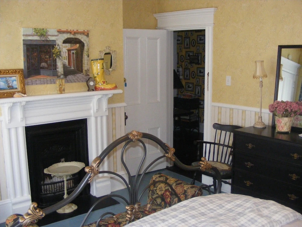 Rothesay House Heritage Inn B&B