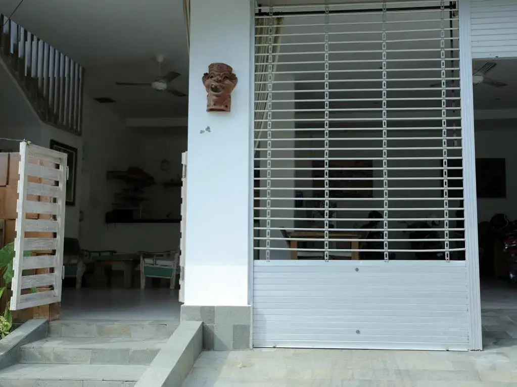 RedDoorz near Raya Semer