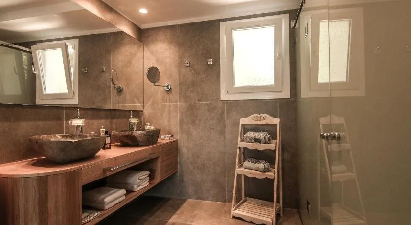 Paralia Luxury Suites