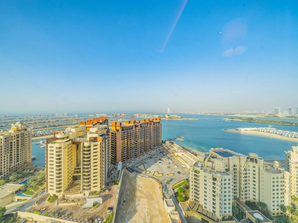 Palm Jumeirah- The Palm Tower 1 2205