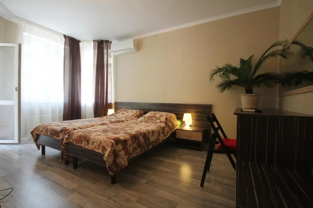 Novikoff Hotel