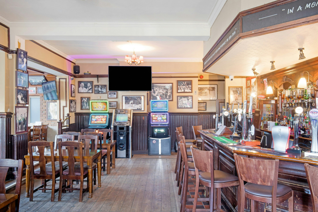The Green Man Pub and Hotel by OYO