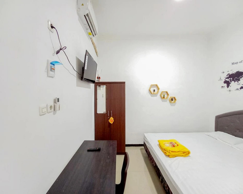 Homestay Bahari near Wisata Bahari Tlocor Sidoarjo Mitra RedDoorz