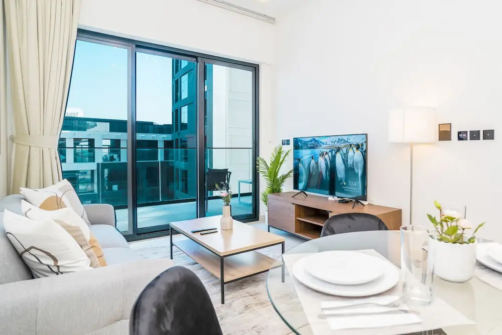 HomesGetaway Cozy 1BR in Binghatti Canal