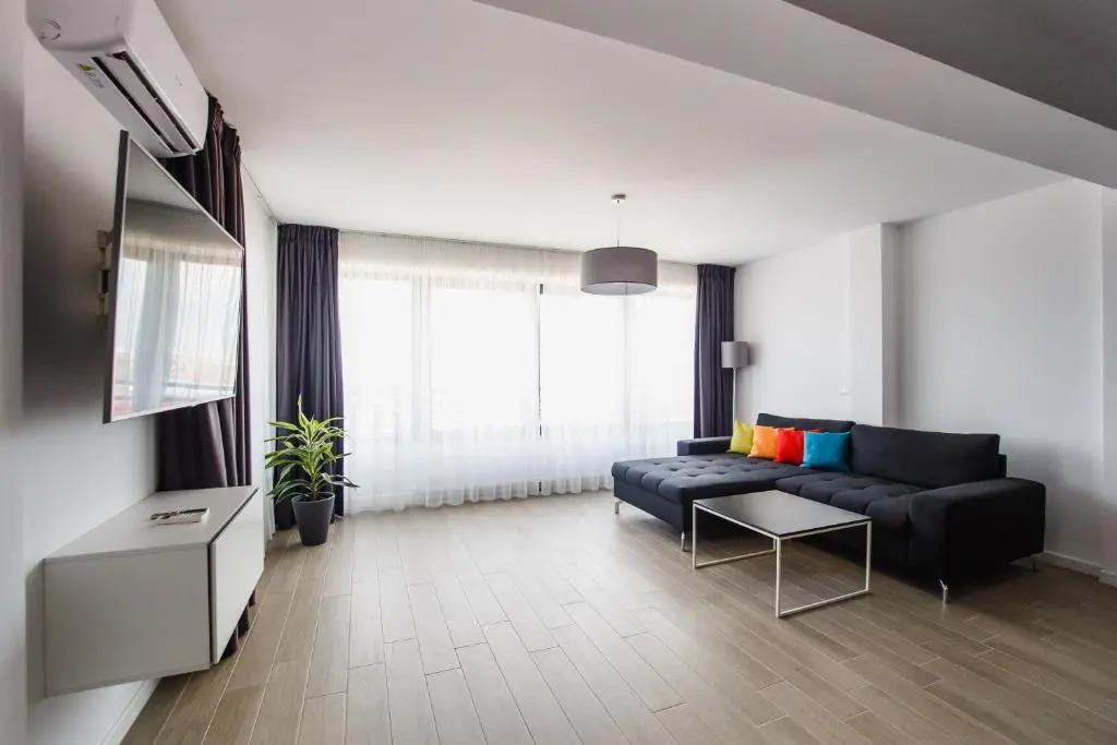 Lounge 8 Studios