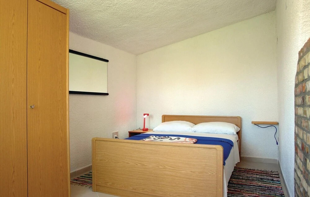 2 Bedroom Cozy Home In Liznjan