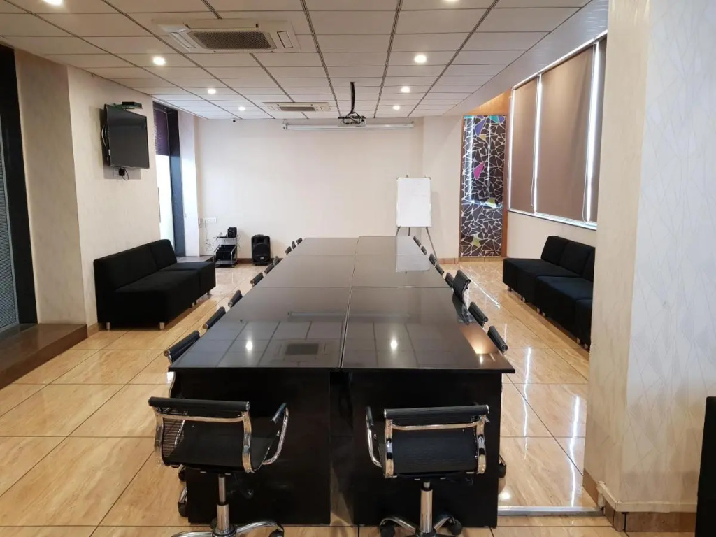 Grand Kailash Hotel