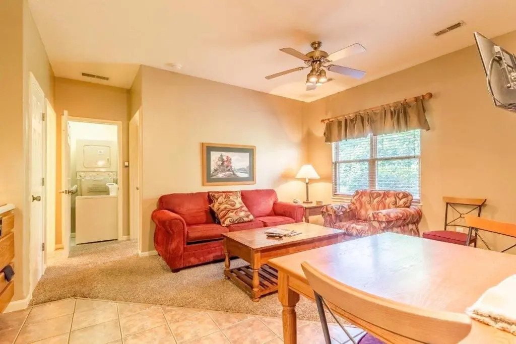 Pool Hot Tub Free Wi-Fi Close to Silver Dollar City SBCOA2