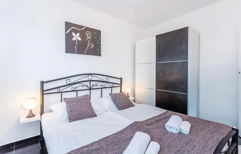 Stunning Home in Risika With Wifi and 3 Bedrooms