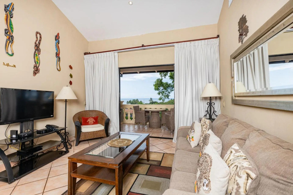 El Diria 301 Penthouse- Ocean View 3 Bedroom Condo