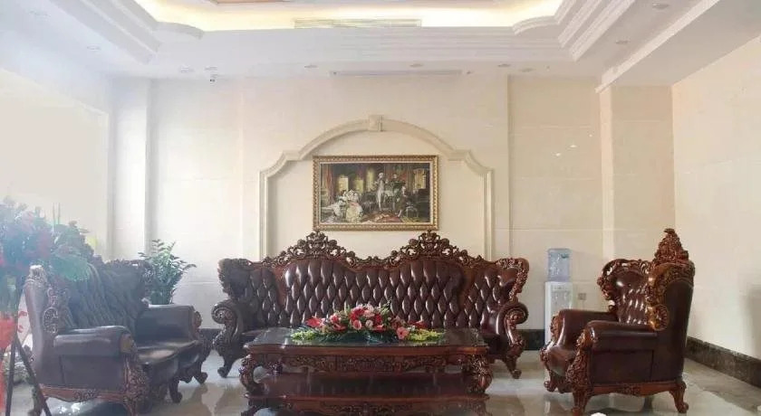 Longhui Business Hotel