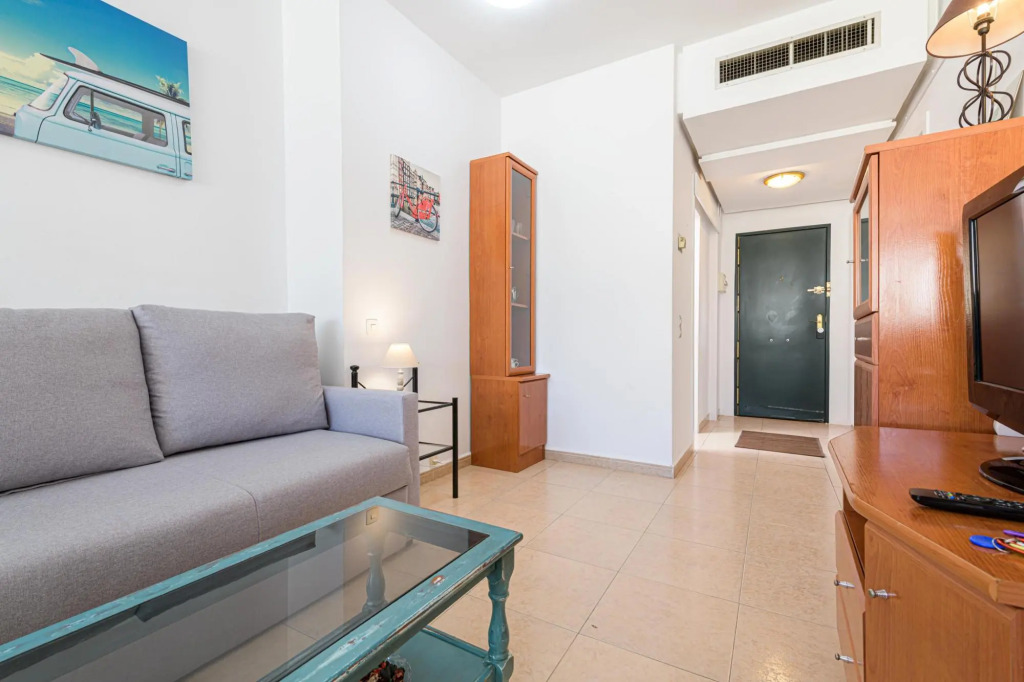 EL NOGAL - Fantastic studio in the center of Torremolinos. Free WIFI.