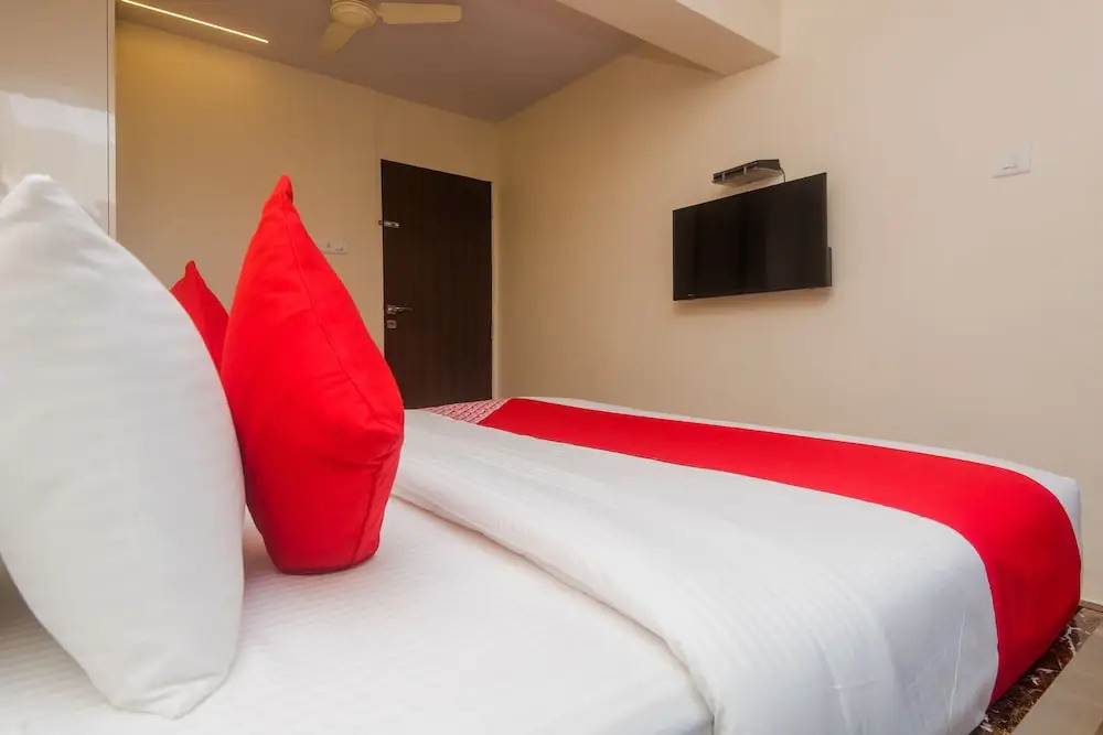 OYO 17371 Platinum Inn