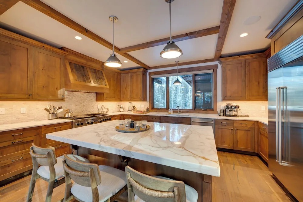 Custom Ski-in/out Chalet With Hot Tub & Wet Bars!