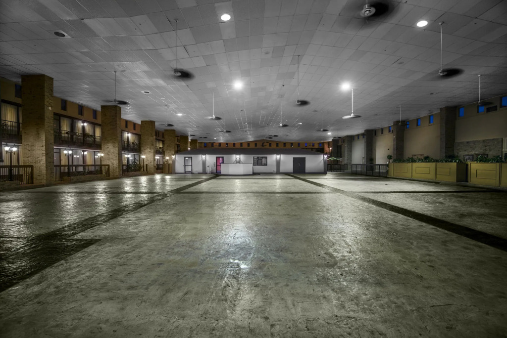 Rodeway Inn & Suites and Conference Center
