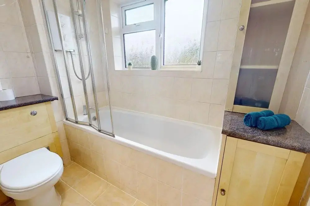 Parlaunt House - 3 Bedroom With Free Parking