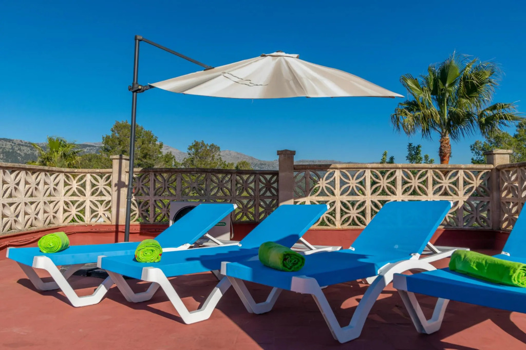 VILLA MANZA - Charming country house with terrace and garden. Free WIFI.