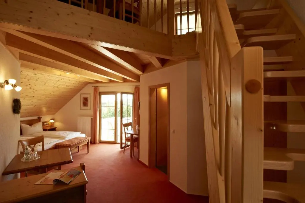 Landhotel Haringerhof mit Saunawelt und Naturbadeteich