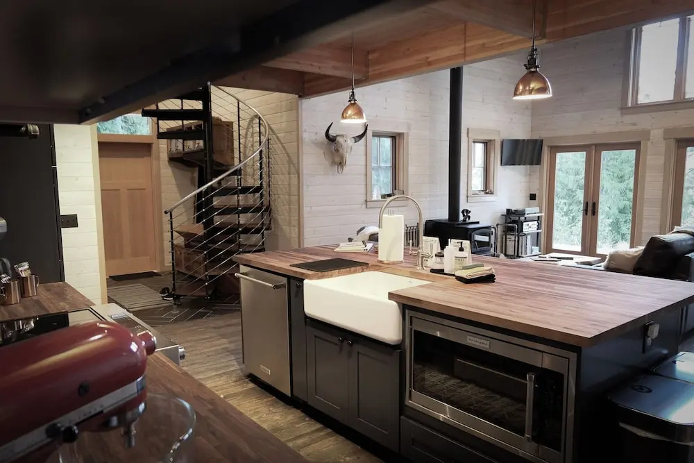 Cedar Brae Chalet Chalet 2 NW Comfy Cabins