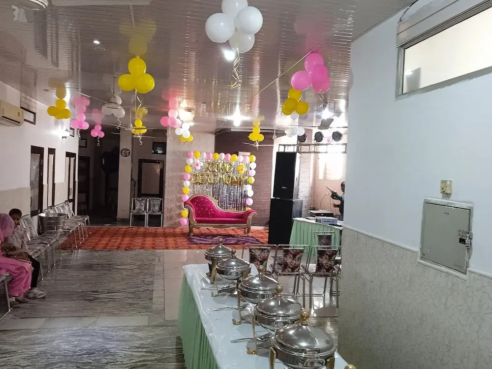 Hotel Raj Mahal