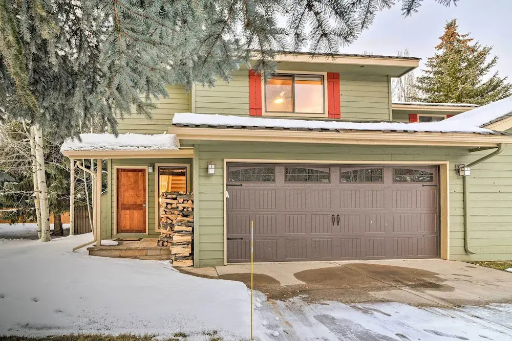 Modern Home w/ Patio: 3 Mi to Beaver Creek Resort!