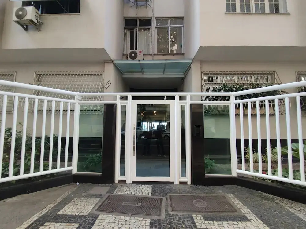 2 Minutes From Copacabana Beach A306
