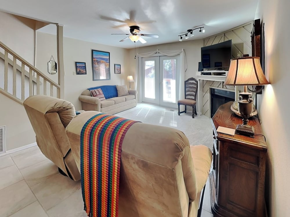 Whispering Bluff #402