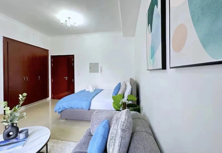 Квартира Lxury Brand New Studio with Balcony and Marina View