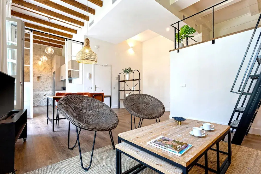 Cozy Apartment in the Center Almirante Lobo I