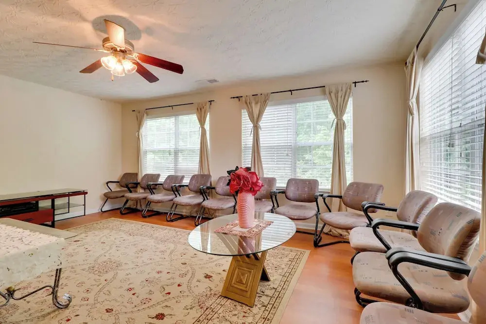 Suburban Atlanta Vacation Home - 20 Mi to Downtown