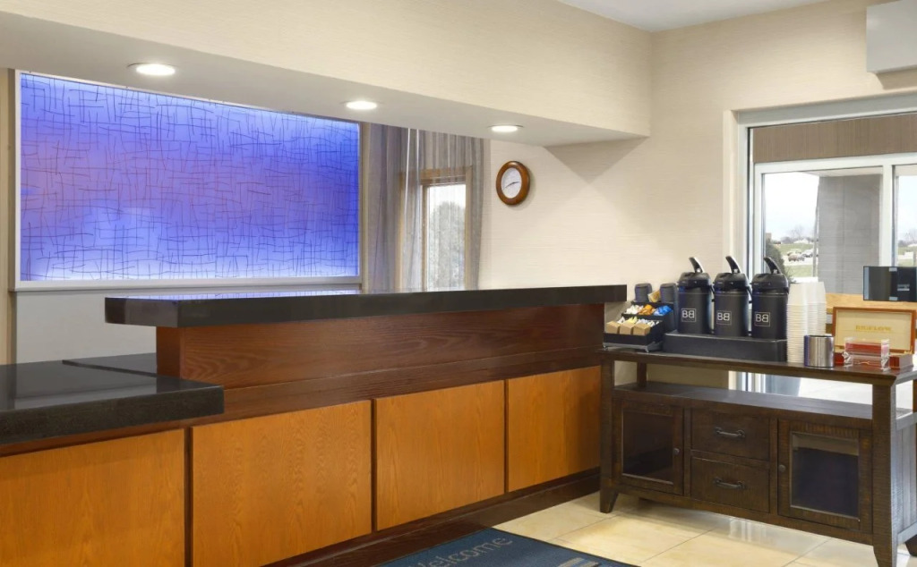 dubuque inn & suites