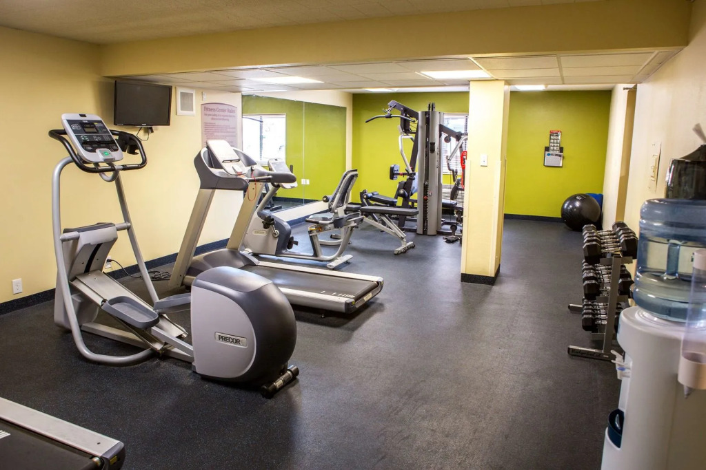Country Inn & Suites by Radisson, Traverse City, MI