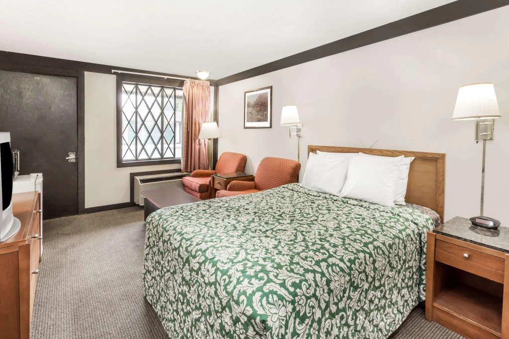 Knights Inn Racine