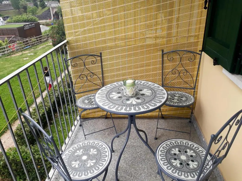 Campione Giulia Exclusive Lakefront apartment by Gardadomusmea