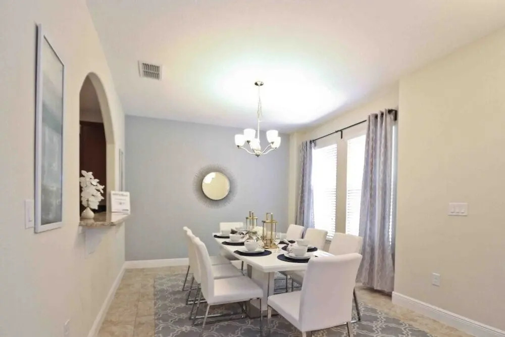 5361 Oakbourne Avenue 6 Bedroom Home