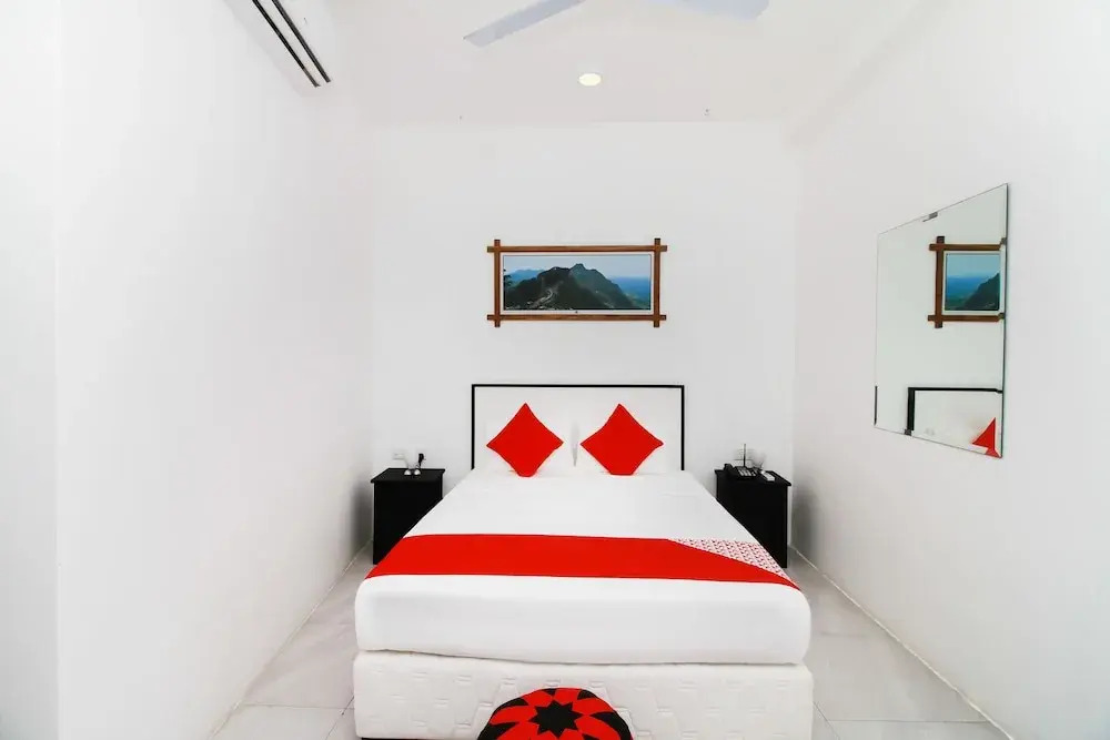 OYO 300 Sinha Hotel