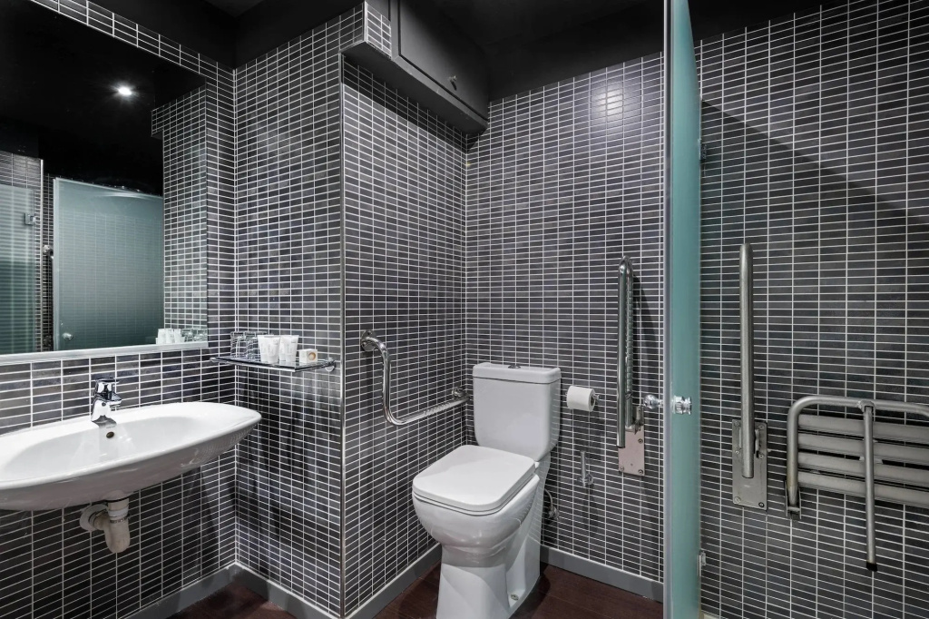 Отель AC Som by Marriott