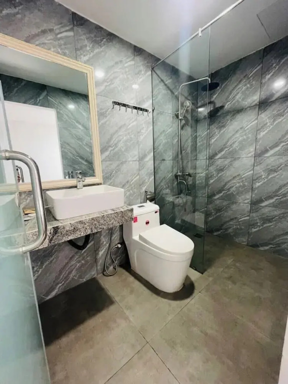 Royal Hotel & Apartment