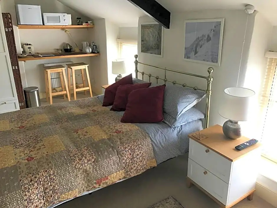 Large guest room in stylish Georgian town house