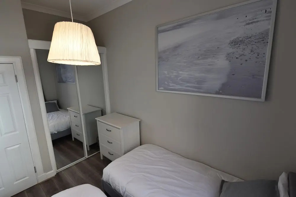 First - Caledonian House Apartment