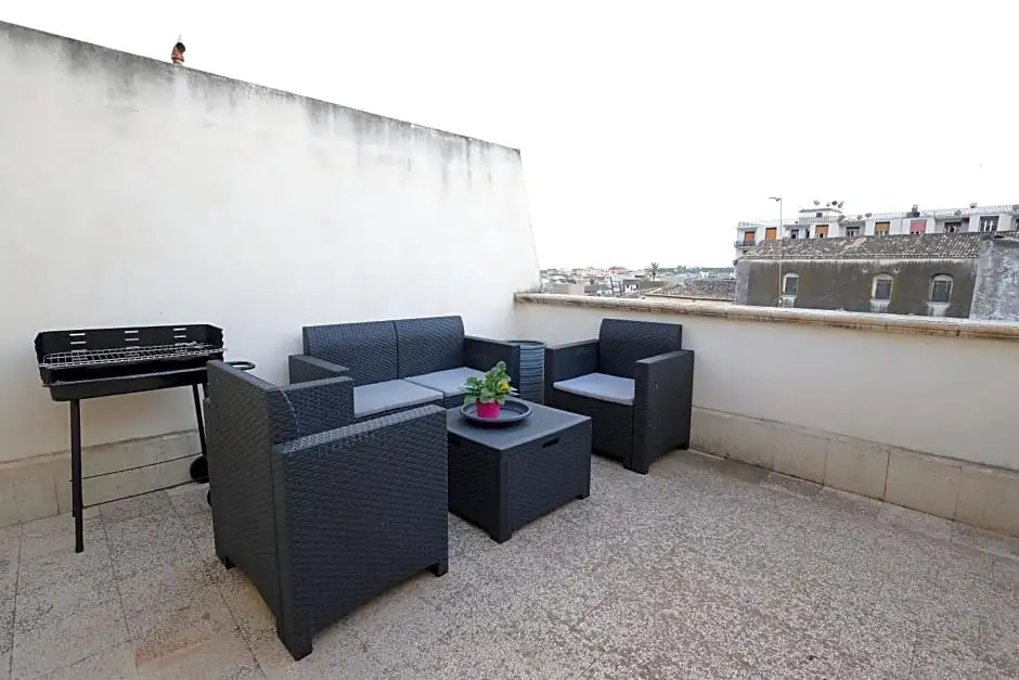Dal Commediante Apartment and Room