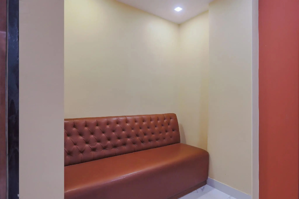 Shri Drona Hotel by OYO Rooms