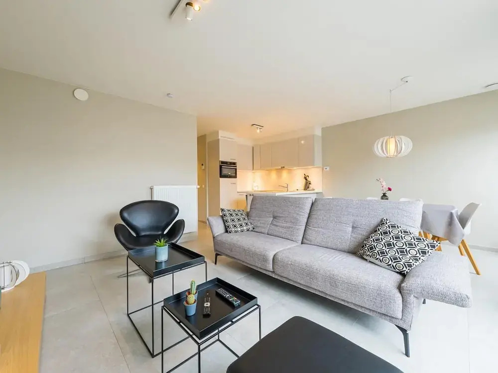 Modern Apartment With Spacious Terrace