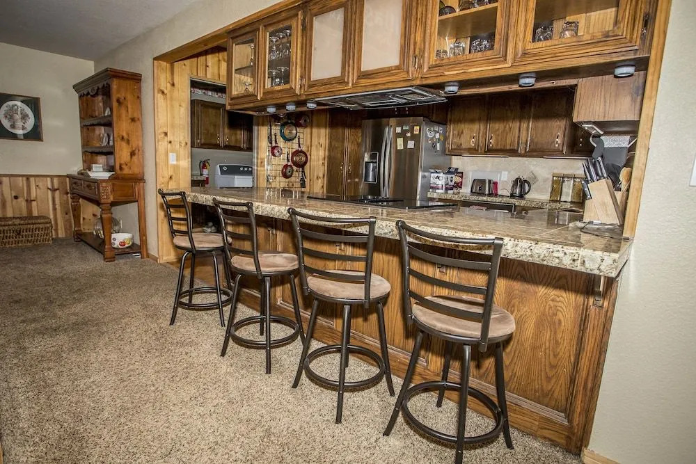 Majestic Pines - 3 Br home by RedAwning