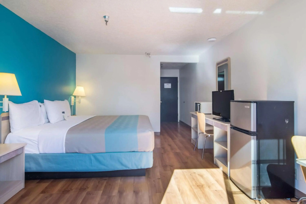 Motel 6-The Dalles, OR